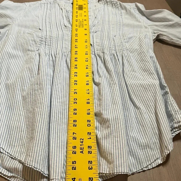 Women’s Eddie Bauer Button Down Shirt Size Medium - Picture 4 of 7